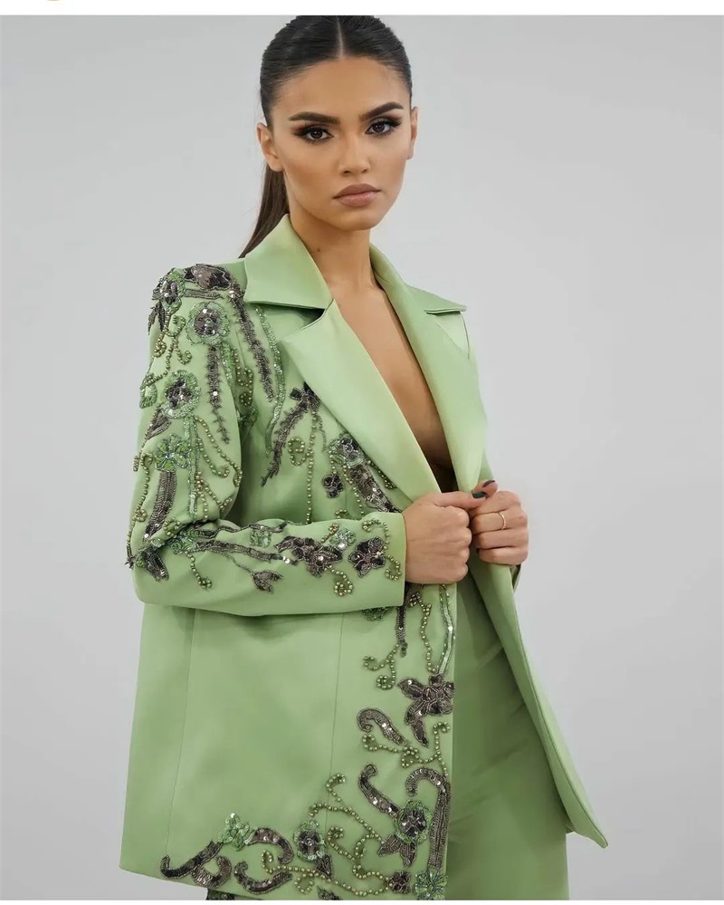 デザイナーグリーンサテン女性スーツセット高級ビーズアップリケ - Women Formal Wear Designers のレビューと価格